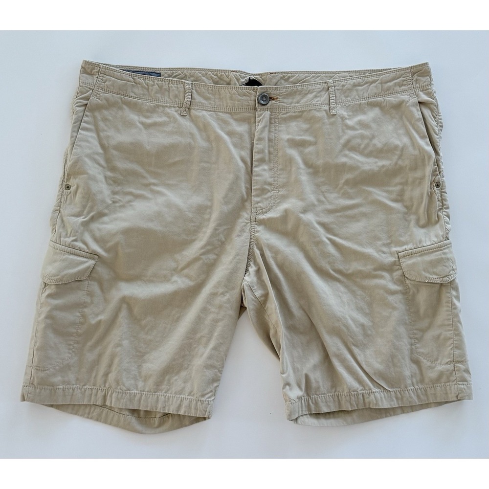 Tommy Bahama 100% Cotton Beige Tan Cargo Shorts‎ Men's Size 42 10" Inseam
